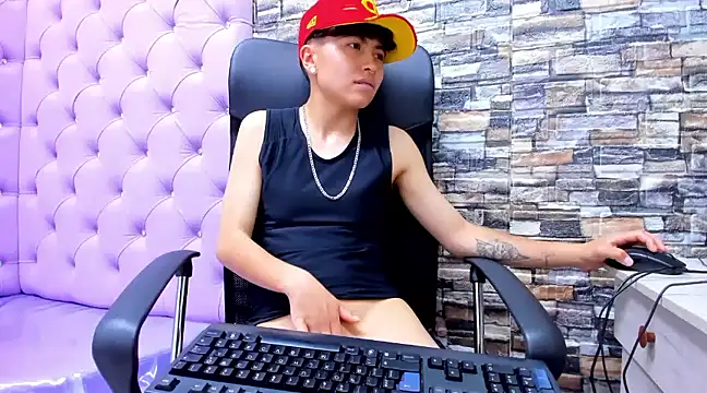 Snapshot of Im_Mathias chatting on December 5, 6:21 am Im Mathias online show from December 5, 6:21 am