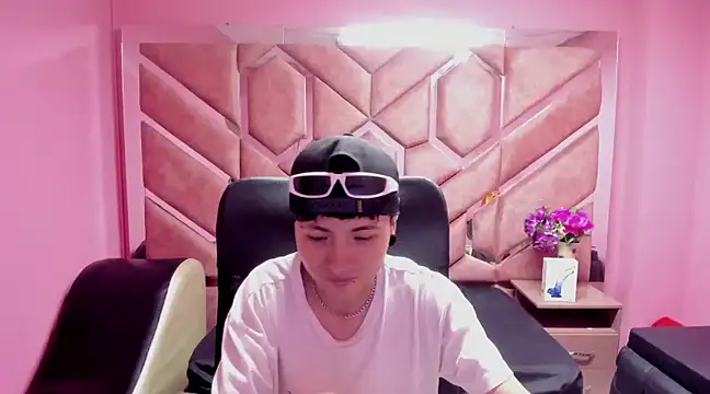 Snapshot of Im_Mathias chatting on January 14, 8:41 am Im Mathias online show from January 14, 8:41 am