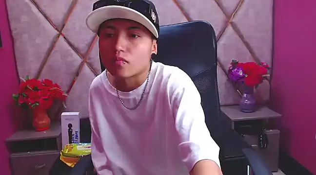 Snapshot of Im_Mathias chatting on February 1, 9:11 am Im Mathias online show from February 1, 9:11 am