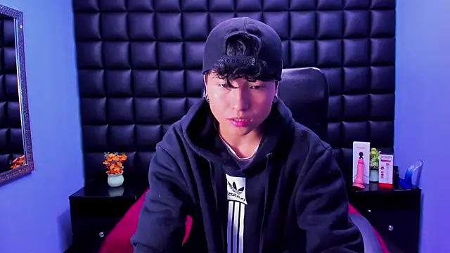 Snapshot of Im_Mathias chatting on October 2, 4:14 pm Im Mathias online show from October 2, 4:14 pm