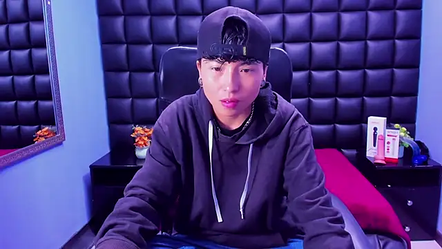 Snapshot of Im_Mathias chatting on October 3, 2:14 pm Im Mathias online show from October 3, 2:14 pm