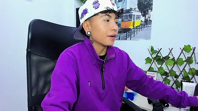 Snapshot of Im_Mathias chatting on November 6, 4:13 am Im Mathias online show from November 6, 4:13 am