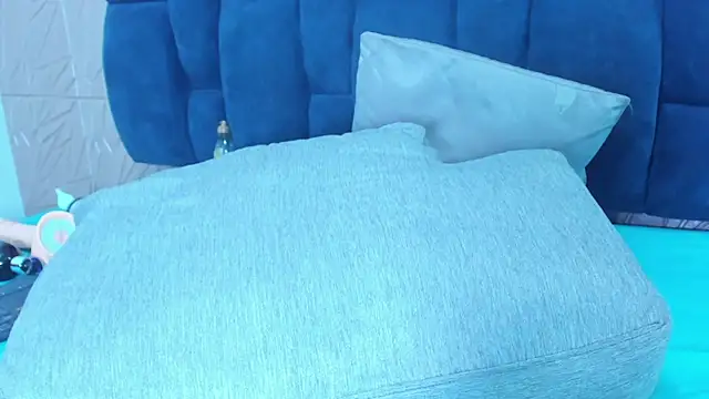 Melody Megann online show from January 31, 1:33 am