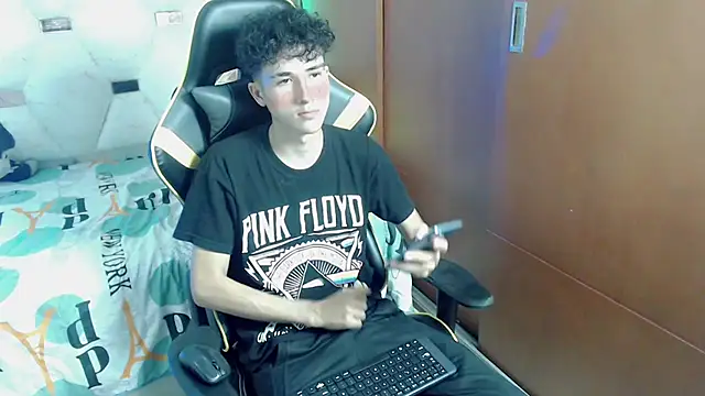 johnny cagee online show from November 18, 3:34 am