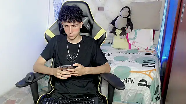 johnny cagee online show from November 20, 3:39 am