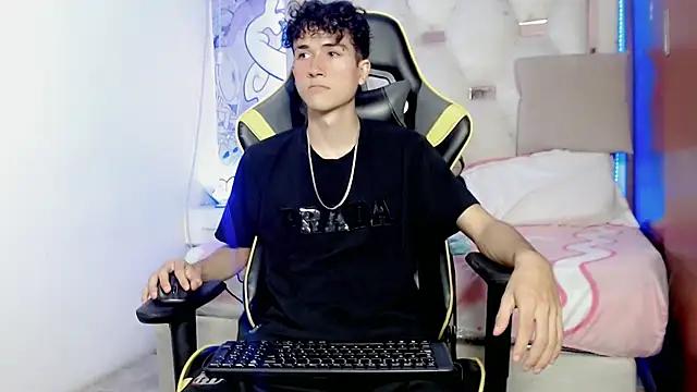 johnny cagee online show from November 27, 5:09 am