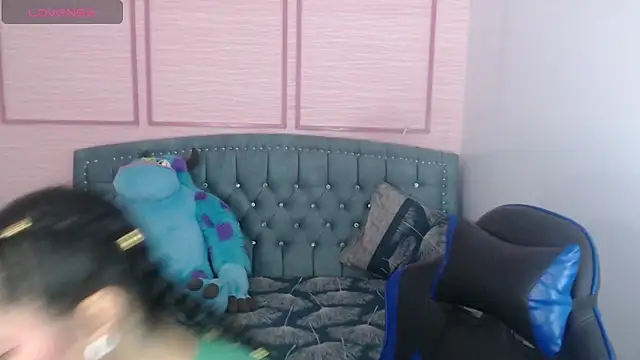 stephania t online show from February 1, 10:37 am