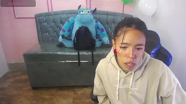 stephania t online show from March 15, 10:46 am