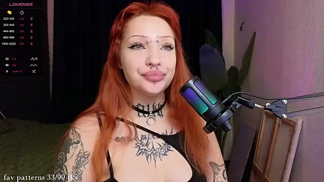 Snapshot of violetviolator chatting on December 5, 5:48 am violetviolator online show from December 5, 5:48 am