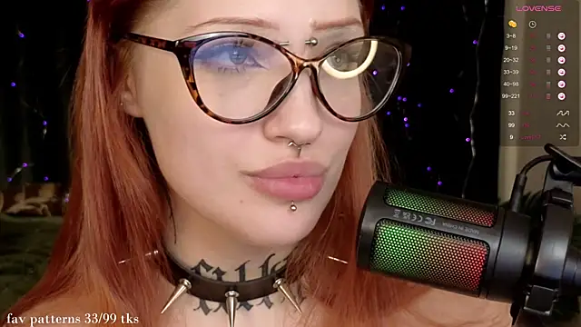 Snapshot of violetviolator chatting on December 23, 4:28 pm violetviolator online show from December 23, 4:28 pm