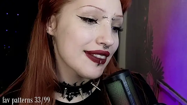 Snapshot of violetviolator chatting on February 8, 12:49 am violetviolator online show from February 8, 12:49 am