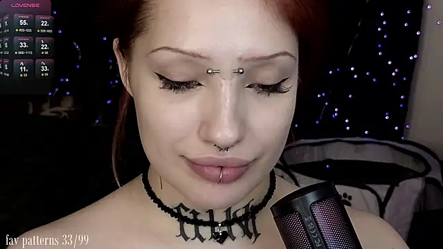 Snapshot of violetviolator chatting on February 22, 9:23 am violetviolator online show from February 22, 9:23 am