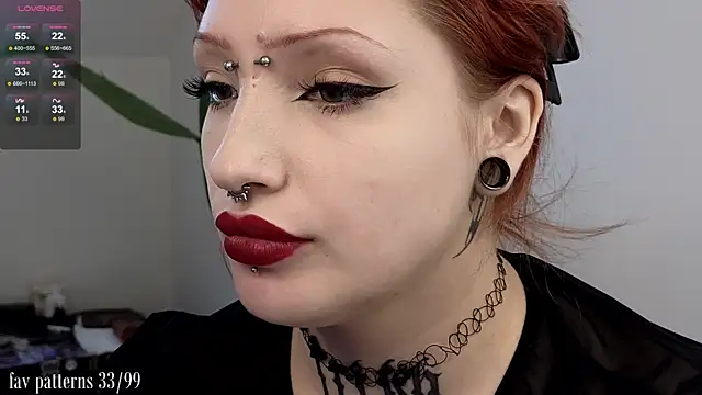 Snapshot of violetviolator chatting on March 6, 12:09 pm violetviolator online show from March 6, 12:09 pm