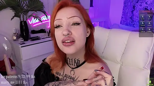 Snapshot of violetviolator chatting on October 24, 4:20 am violetviolator online show from October 24, 4:20 am