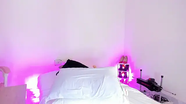 Snapshot of Pammela_Smith chatting on February 21, 12:27 am Pammela Smith online show from February 21, 12:27 am