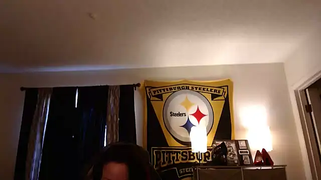 Nikkimastersgirl1091 online show from February 1, 6:29 pm