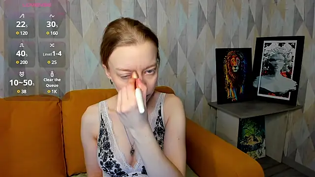 Michelle Blond online show from February 7, 7:18 am