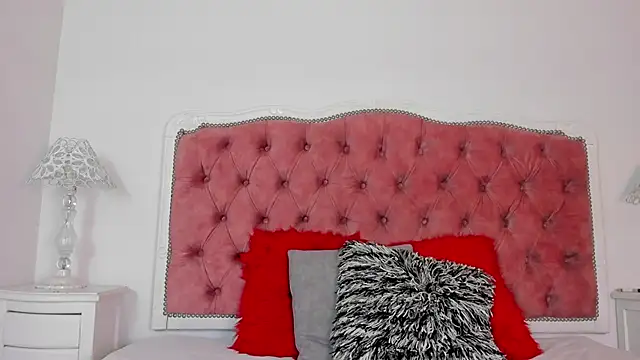 amberlitle online show from September 15, 12:38 pm