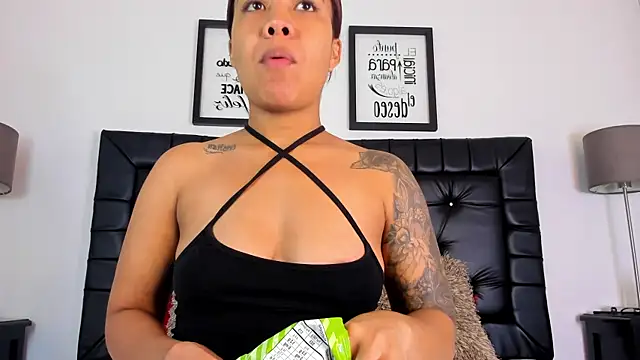 amberlitle online show from November 27, 12:29 pm