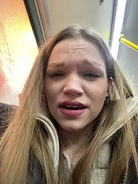 KitteCat online show from December 14, 2:53 pm