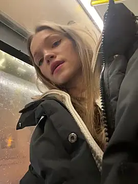 KitteCat online show from December 18, 4:06 pm