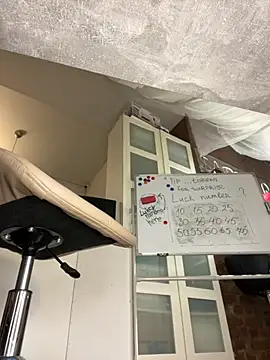 KitteCat online show from October 6, 7:28 am