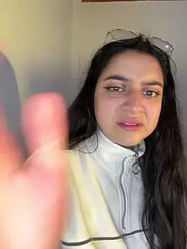 Cassie-millers online show from December 5, 11:29 pm