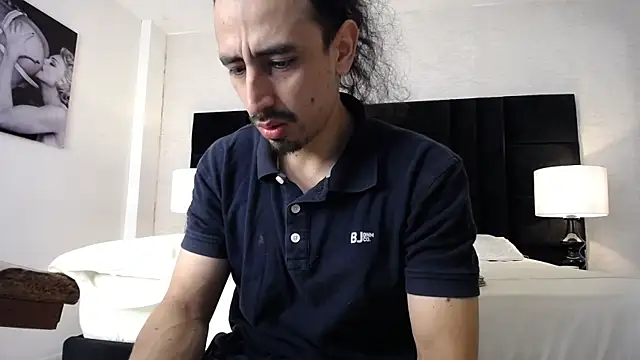 Snapshot of Sr_Magnus_ chatting on February 19, 12:44 pm Sr Magnus online show from February 19, 12:44 pm