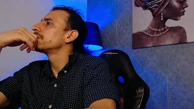 Snapshot of Sr_Magnus_ chatting on February 26, 5:53 am Sr Magnus online show from February 26, 5:53 am