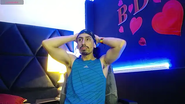 Snapshot of Sr_Magnus_ chatting on March 4, 4:38 am Sr Magnus online show from March 4, 4:38 am