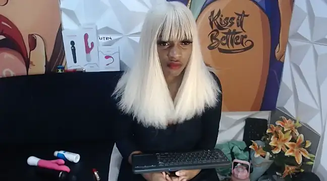 Snapshot of Ebonypreciousx chatting on December 10, 1:00 pm Ebonypreciousx online show from December 10, 1:00 pm