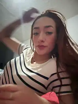 Snapshot of ariiel_ chatting on January 24, 4:59 am ariiel online show from January 24, 4:59 am