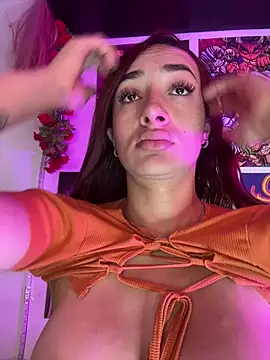 Snapshot of ariiel_ chatting on November 5, 2:39 pm ariiel online show from November 5, 2:39 pm