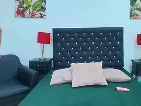 Snapshot of RominaKleiin chatting on December 23, 3:44 pm RominaKleiin online show from December 23, 3:44 pm