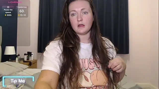 BustyBonnieUK online show from December 18, 8:25 pm