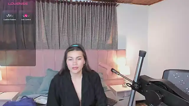 aurora divine online show from March 20, 7:14 pm