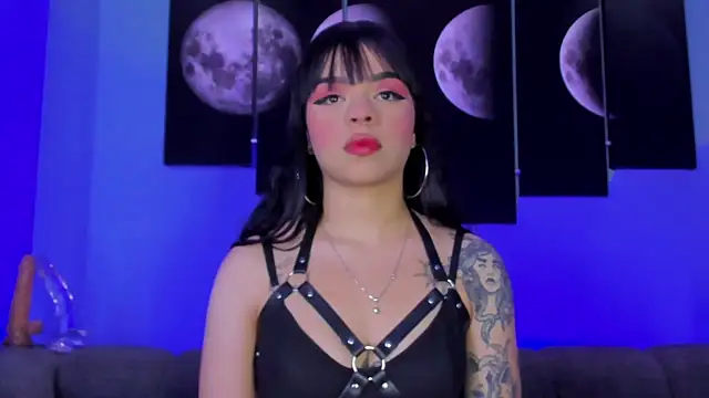 maddy walker online show from December 16, 9:09 pm