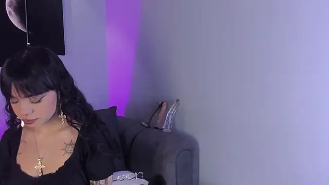 maddy walker online show from February 2, 8:08 pm