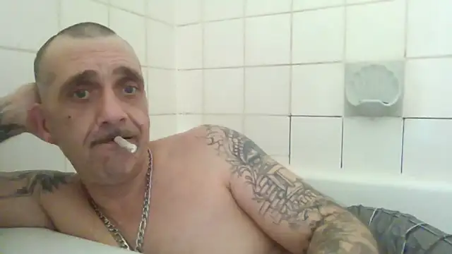 Snapshot of CandiedPompano chatting on October 2, 10:39 pm CandiedPompano online show from October 2, 10:39 pm