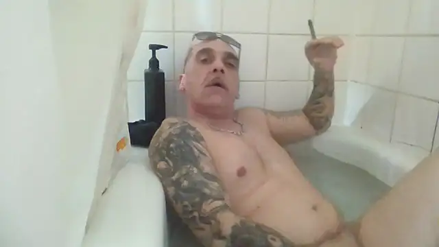 Snapshot of CandiedPompano chatting on October 11, 3:17 am CandiedPompano online show from October 11, 3:17 am