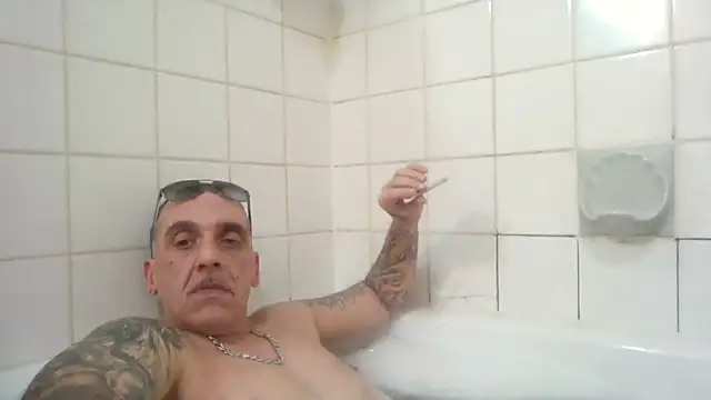 Snapshot of CandiedPompano chatting on October 14, 3:07 am CandiedPompano online show from October 14, 3:07 am