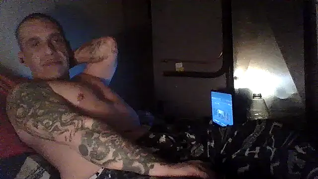 Snapshot of CandiedPompano chatting on November 9, 4:22 am CandiedPompano online show from November 9, 4:22 am