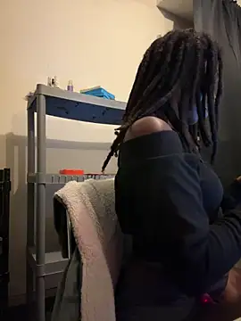 Snapshot of choclatepeaach chatting on November 10, 12:42 am choclatepeaach online show from November 10, 12:42 am