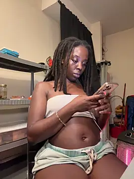 Snapshot of choclatepeaach chatting on November 23, 12:21 am choclatepeaach online show from November 23, 12:21 am