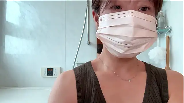 Snapshot of Risa_06 chatting on October 18, 6:26 am Risa 06 online show from October 18, 6:26 am