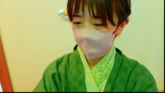 Snapshot of Risa_06 chatting on November 4, 1:43 pm Risa 06 online show from November 4, 1:43 pm