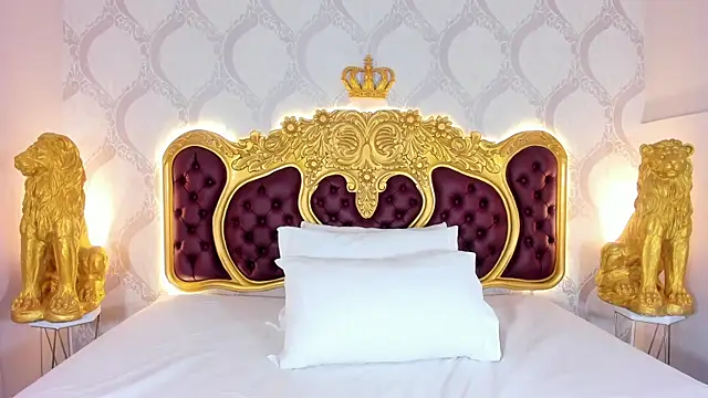 KendralHolson online show from October 4, 4:32 am