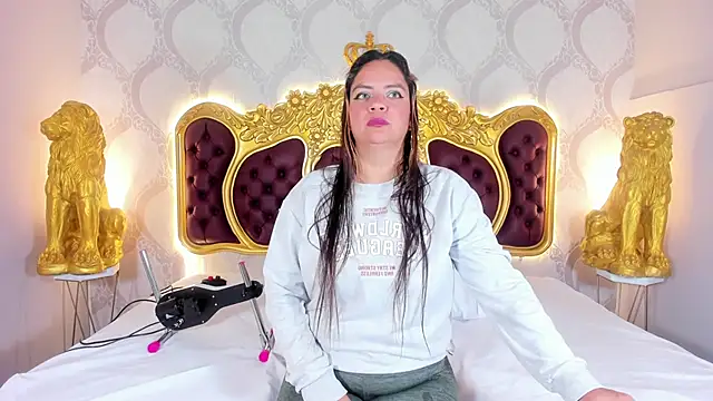 KendralHolson online show from October 21, 4:35 am