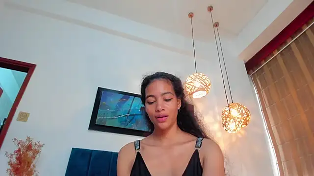 Snapshot of AntonellaHall_ chatting on February 4, 3:15 pm AntonellaHall online show from February 4, 3:15 pm