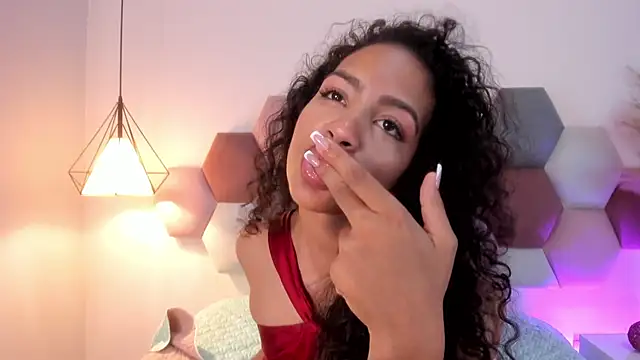 Snapshot of AntonellaHall_ chatting on February 15, 3:50 pm AntonellaHall online show from February 15, 3:50 pm